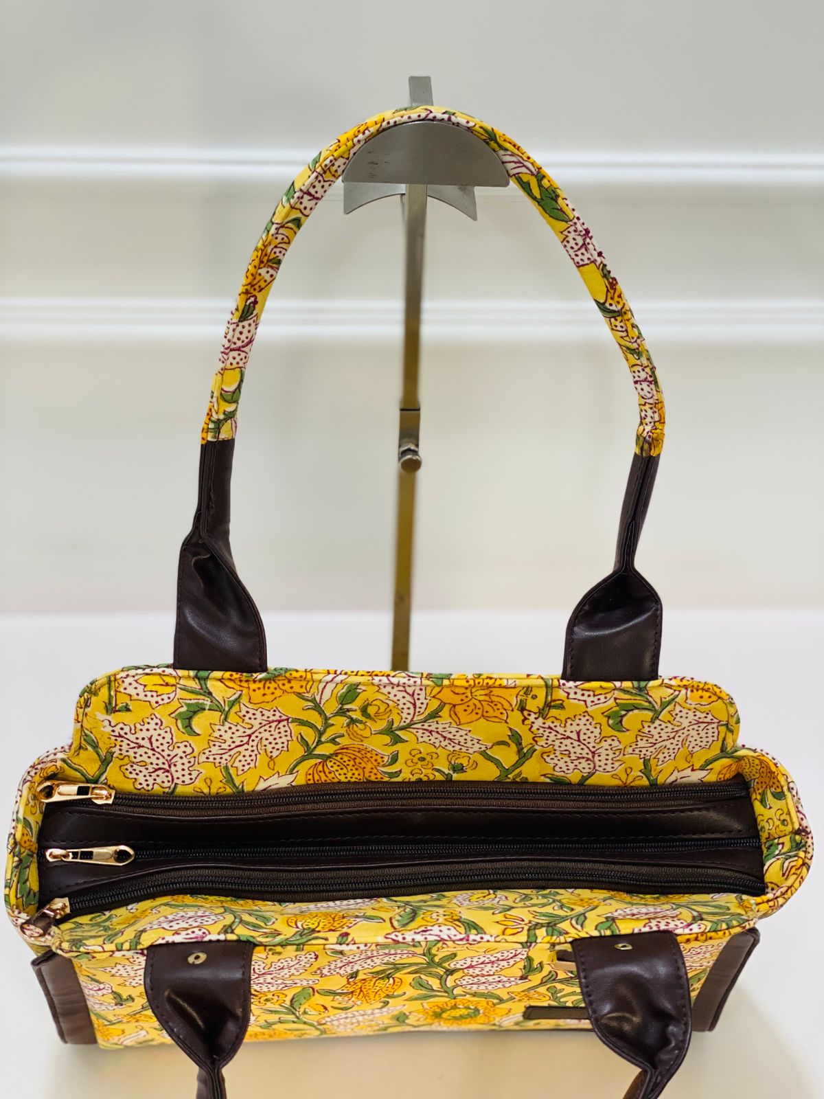 ClASSIC TOTE + OFFICE BAG