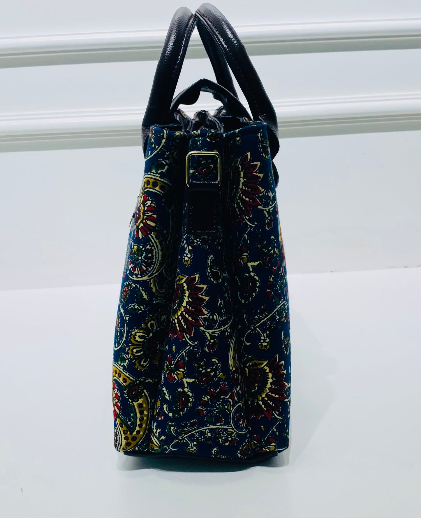 Amber Bloom 2-in-1 Handbag & Sling with Free Pouch