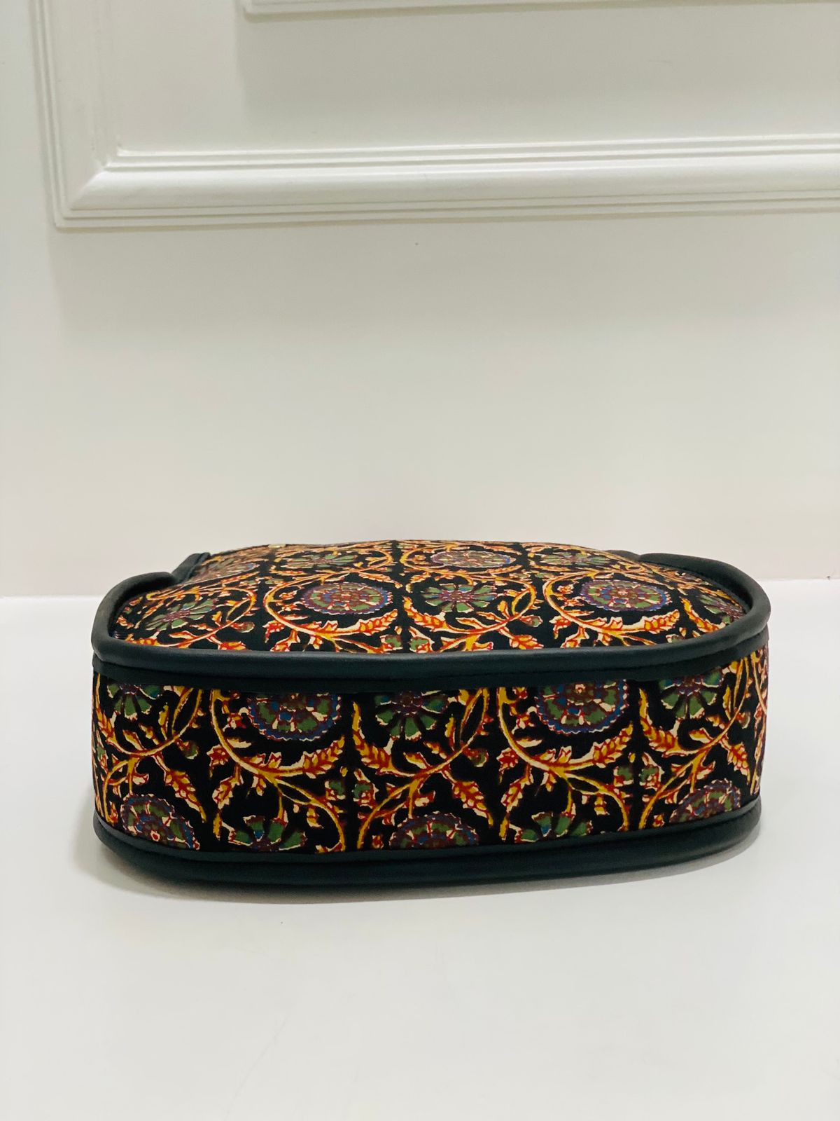Bagru Kalamkari Matka Handbag with Adjustable Strap & Clutch