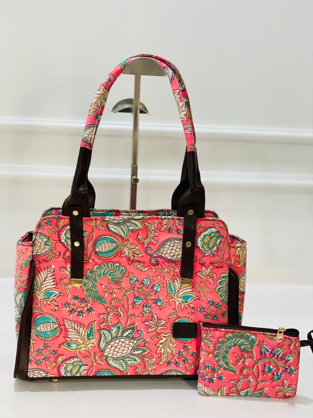 ClASSIC TOTE + OFFICE BAG