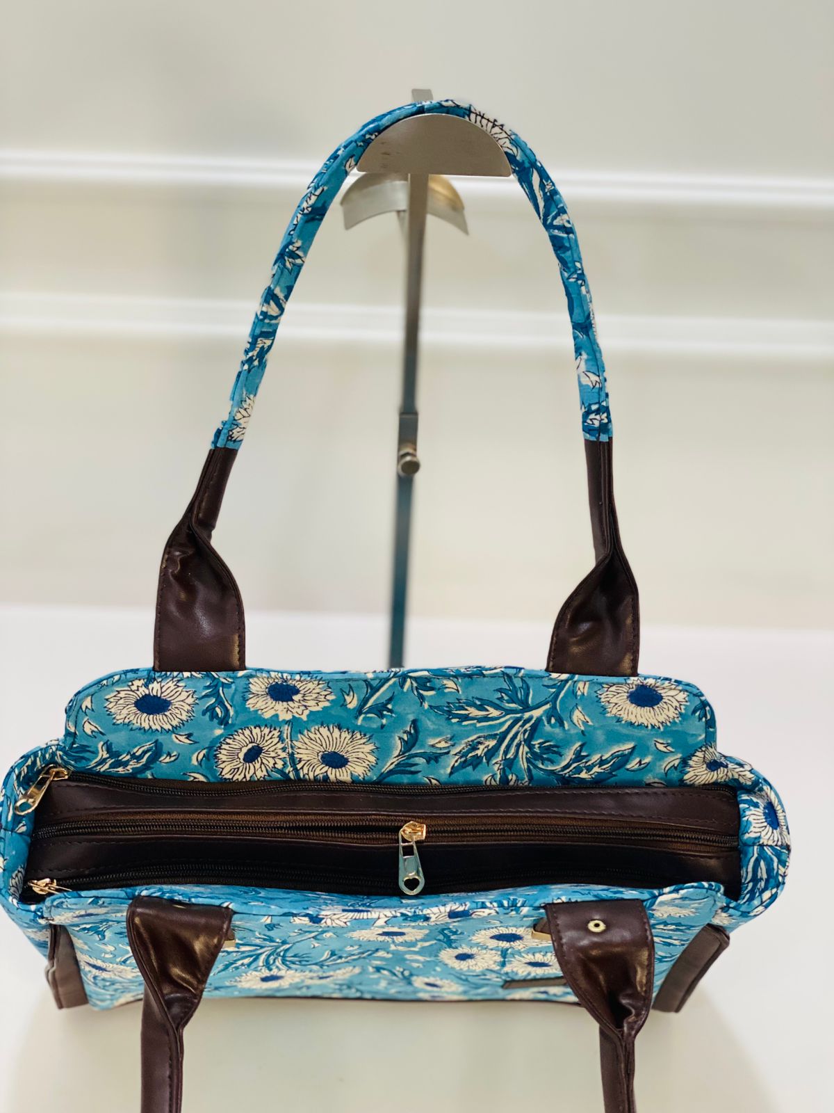 ClASSIC TOTE + OFFICE BAG